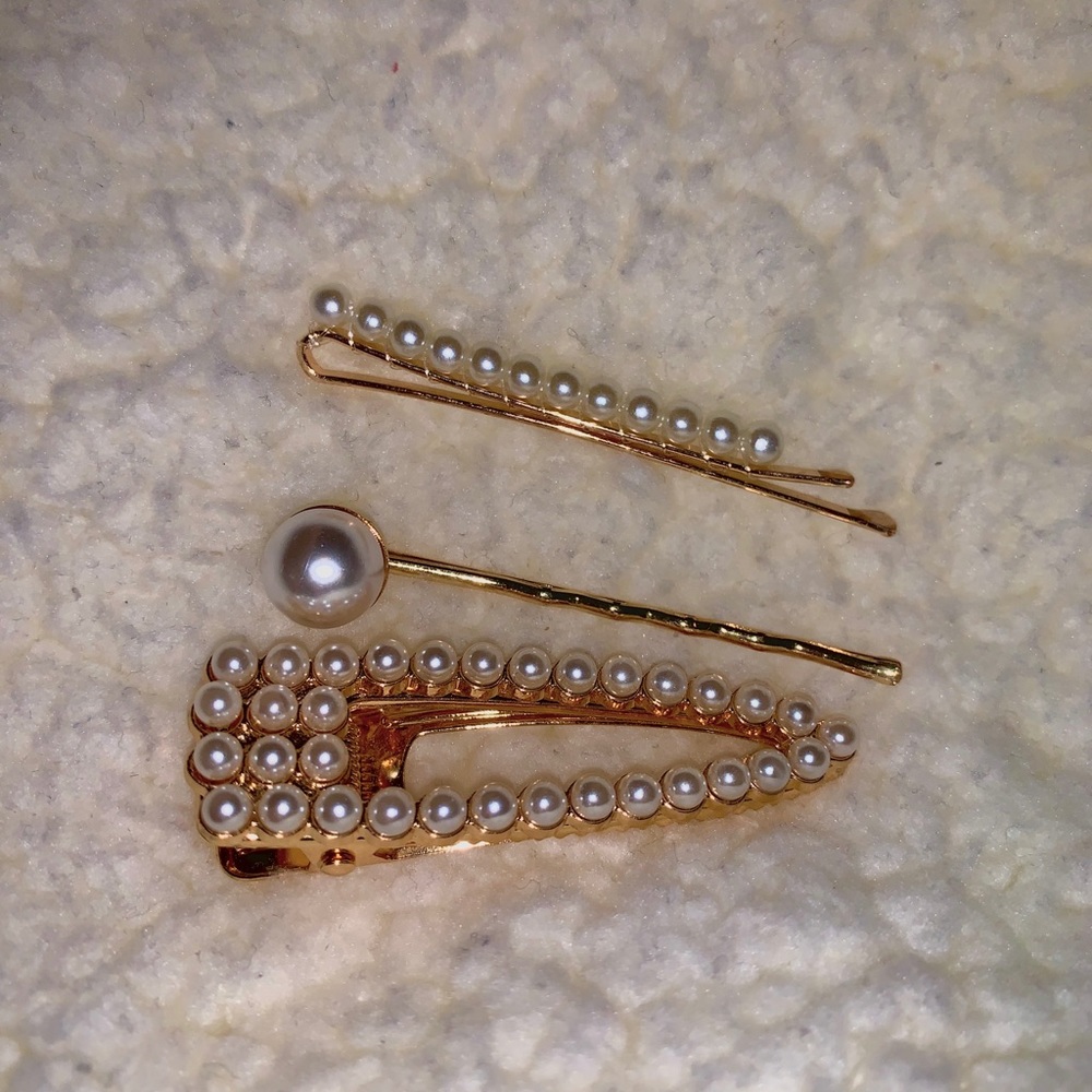 Pearl hair clip set